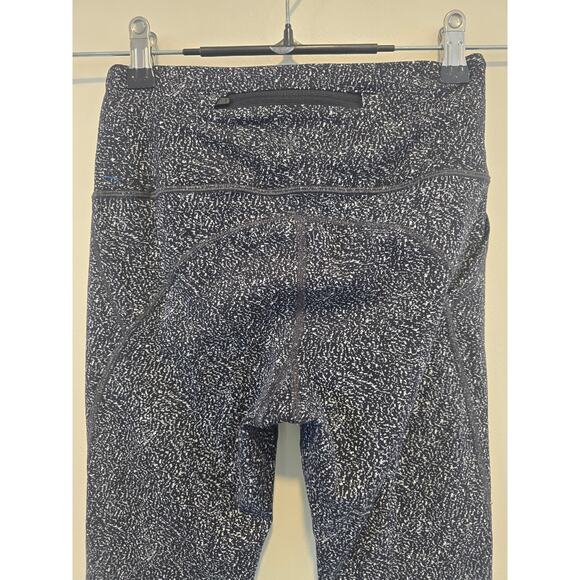 Athleta Black and White Lightening Static 7/8 Leggings size Sm Preloved - Picture 6 of 9